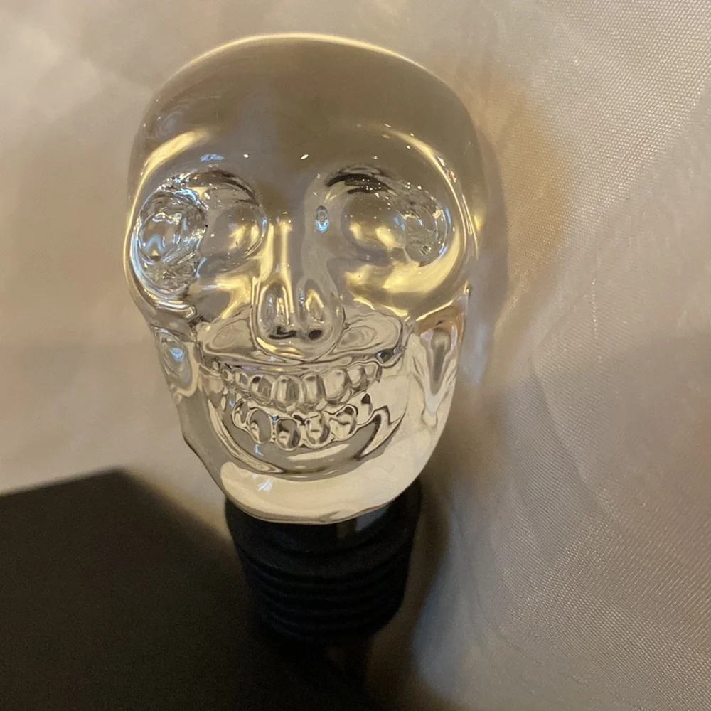 ~Two’s Company~ Crystal Skull Wine Bottle Stoppet